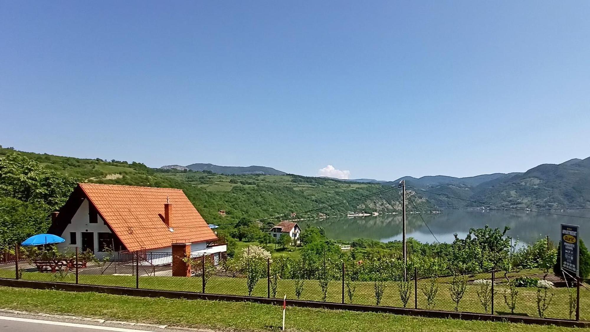 Apartman Duric Donji Milanovac Exteriör bild